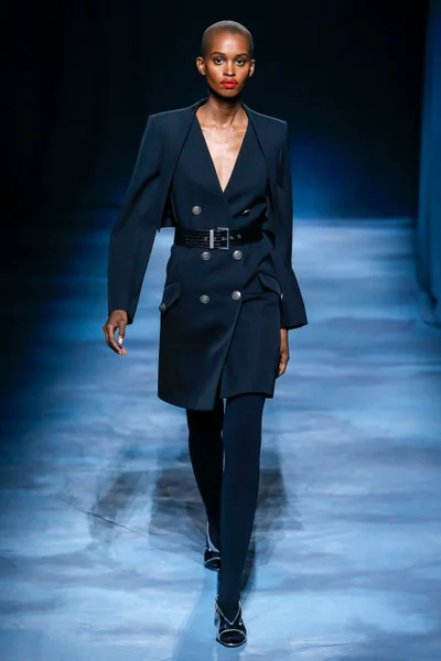 Look 11
